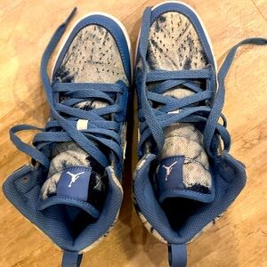 NIKE Jordan’s Size 2!